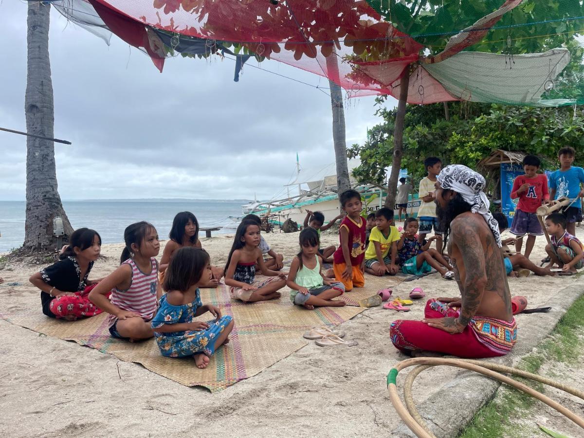 Tribal Huts Community Hostel Daanbantayan ภายนอก รูปภาพ