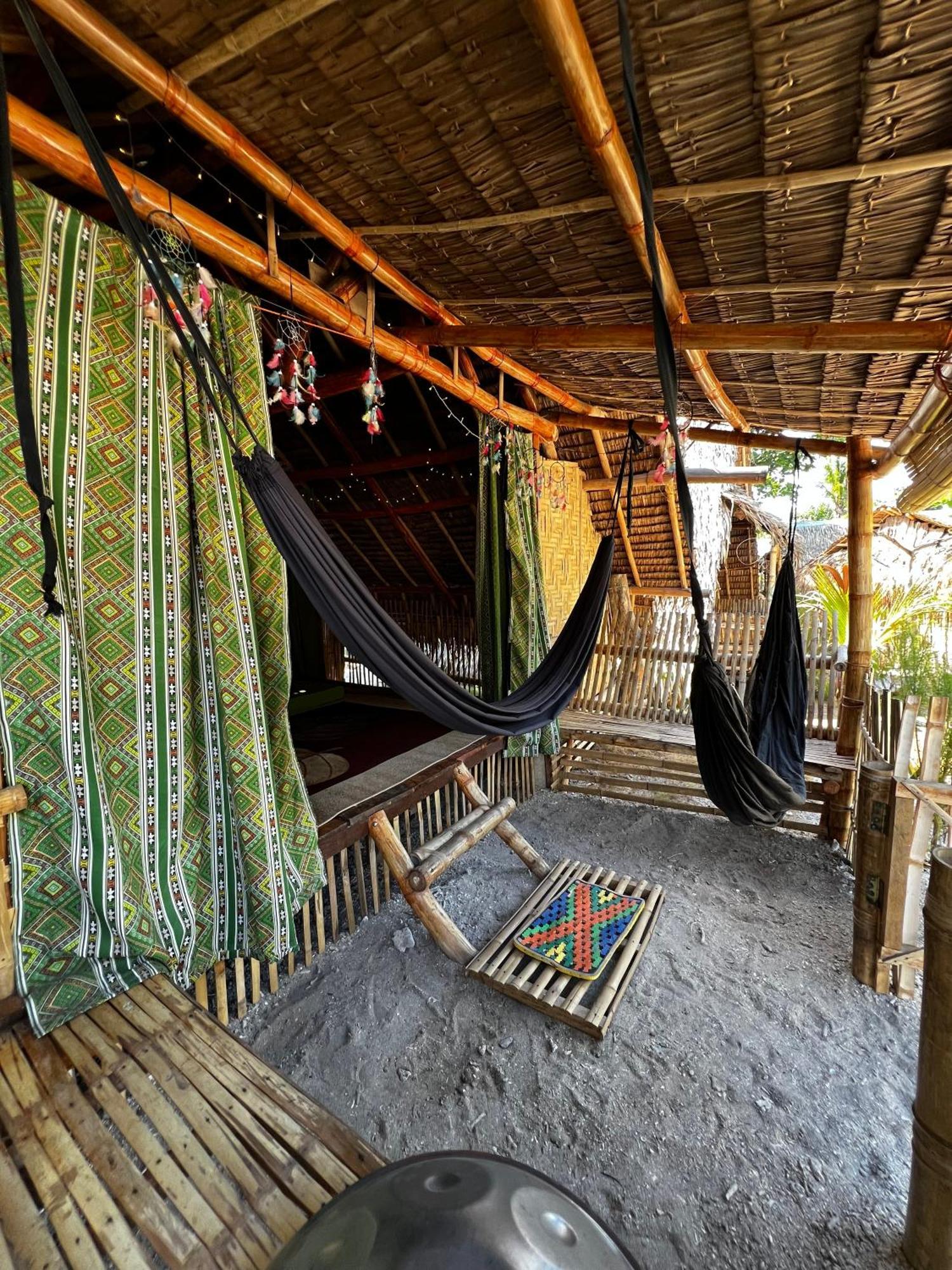 Tribal Huts Community Hostel Daanbantayan ภายนอก รูปภาพ